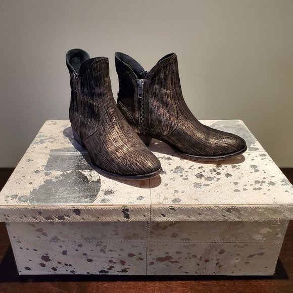 Meet your Posher, Gina - Picture 3 of 15